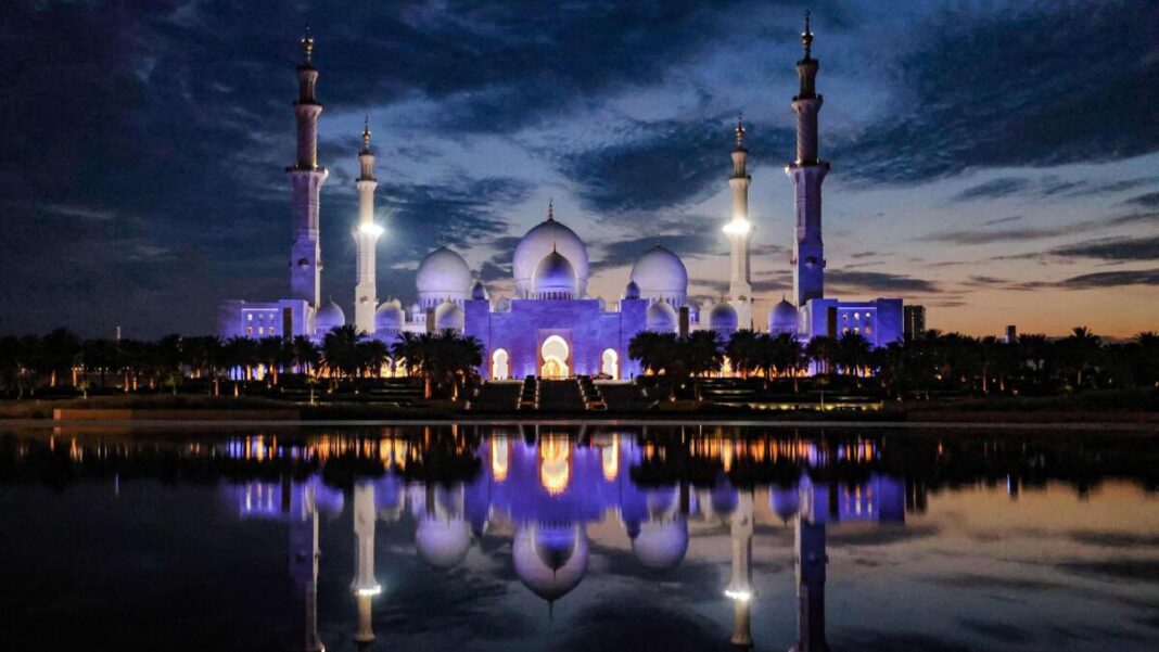 Ramadan 2024: Sheikh Zayed Grand Mosque receives 570,113 visitors during first half of holy month - News
